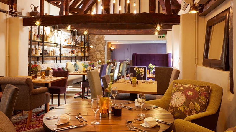 Restaurant på White Hart Hotel, England